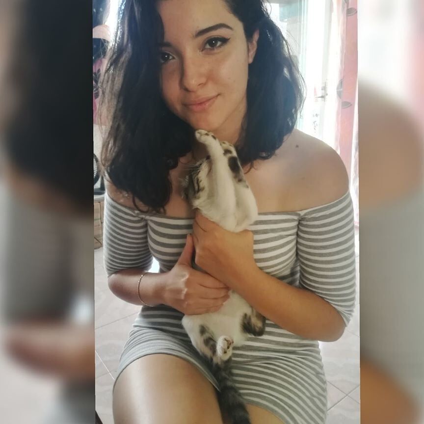 Vanessa, Mexicana, no desnuda, para masturbarse mirandola