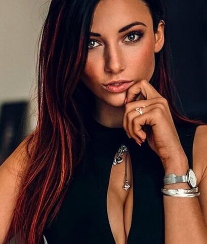 celebritees francaises de la tv nues et sexy (mix)