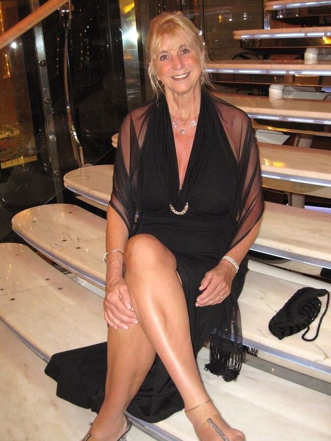 Sexy Oma aus einem Urlaub