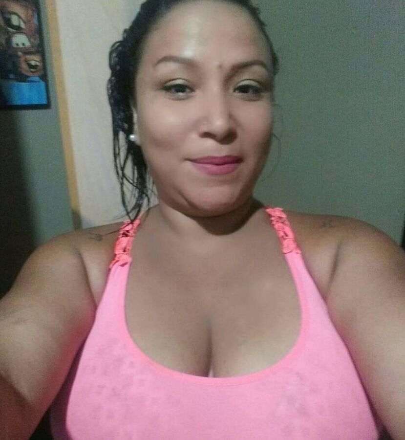 LINDAS TETOONAS LATINBUSTY