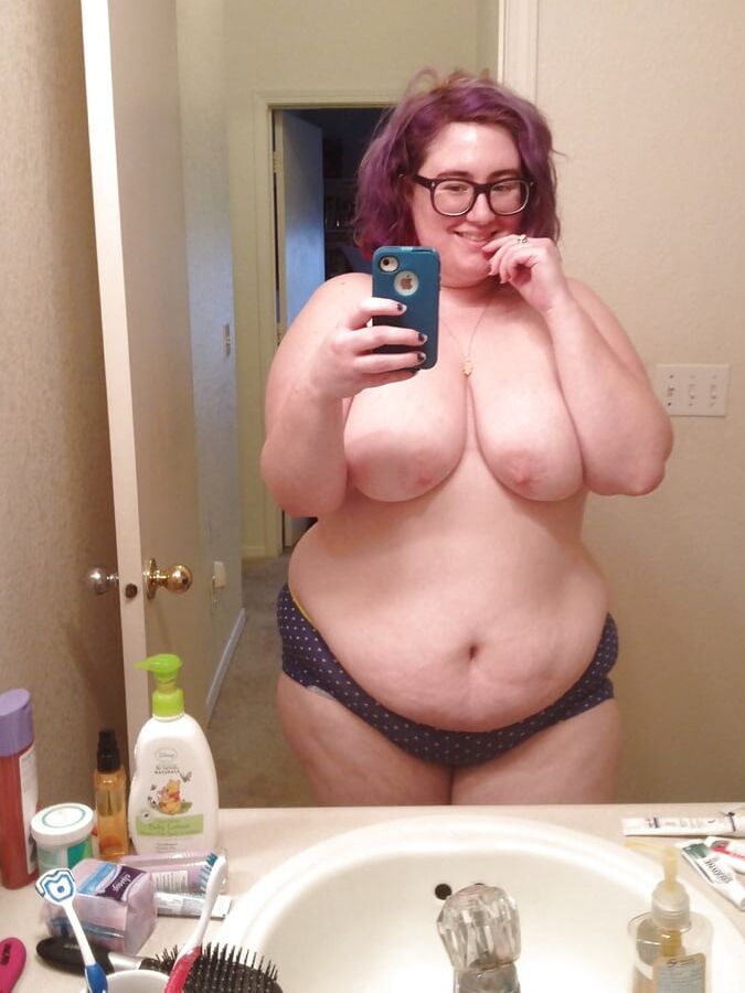 Loves sperm on tits or glasses