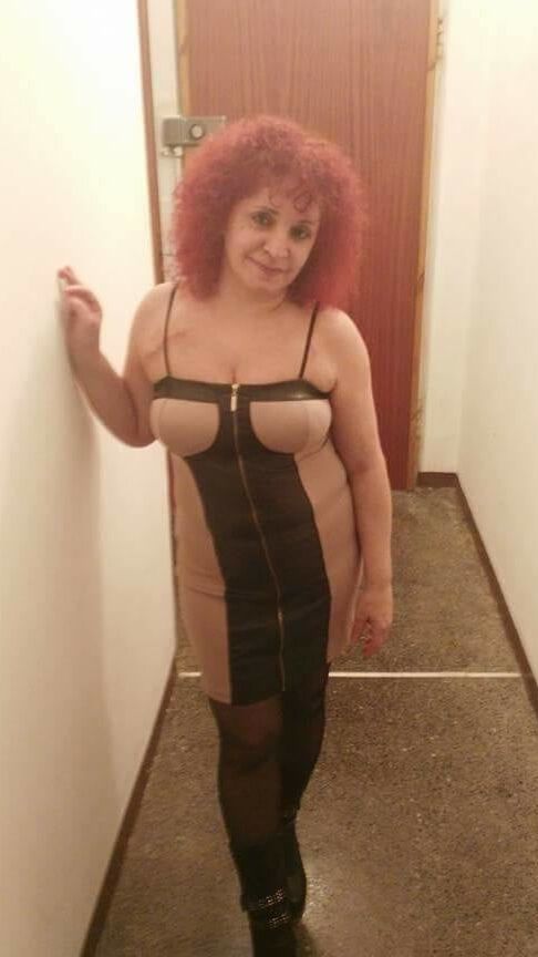 Adele milfona rossa