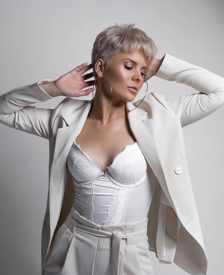 Sexy Russian Singer Shena