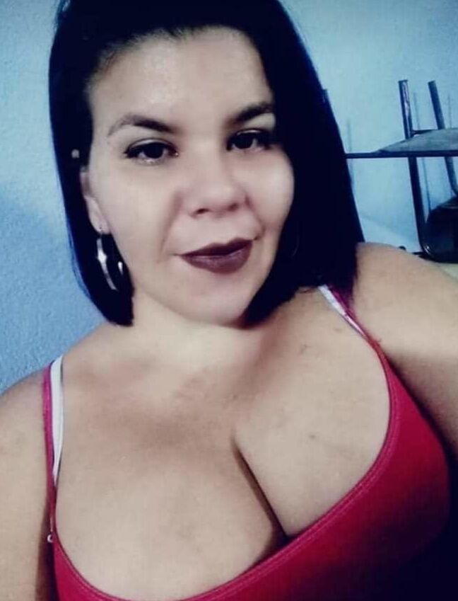 LINDAS TETOONAS LATINBUSTY