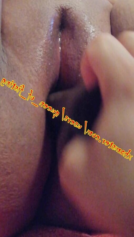 Fucking her pussy with a realistic . in dildo with suction