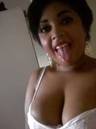 Policz shivani thakur unsatisfy woman show her milk packet
