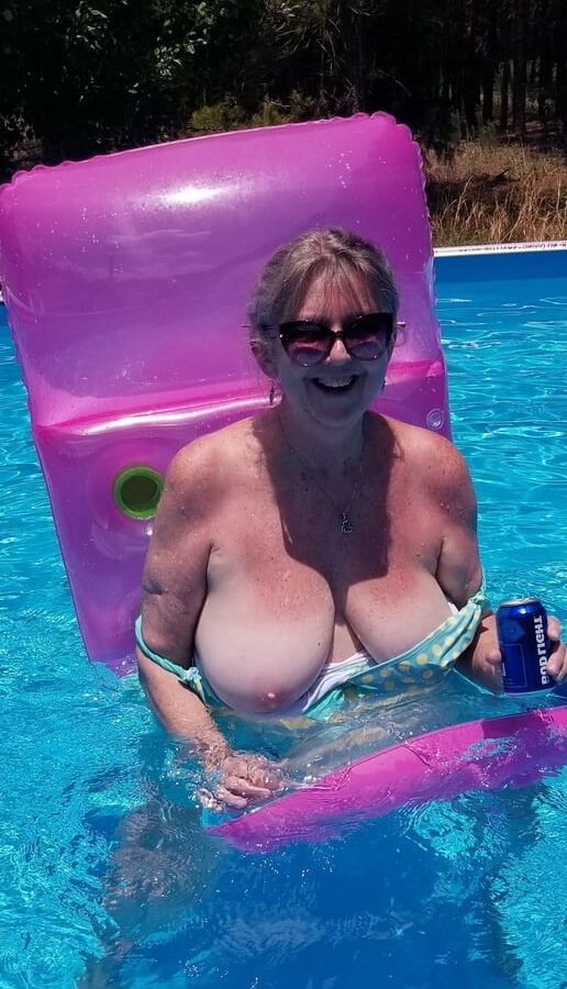 Bbw mix (Drinking women)