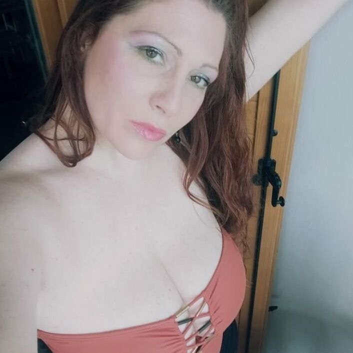 HOT BIG BOOBS MODEL