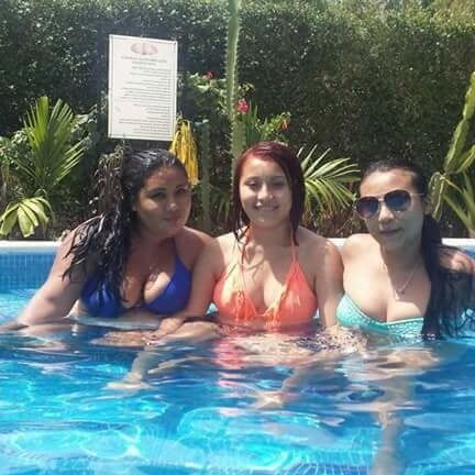 Esposa se exhibe en facebook corno manso feliz cuckold wife