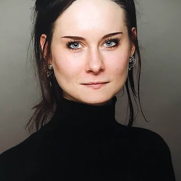 Beautiful women (no nudity)