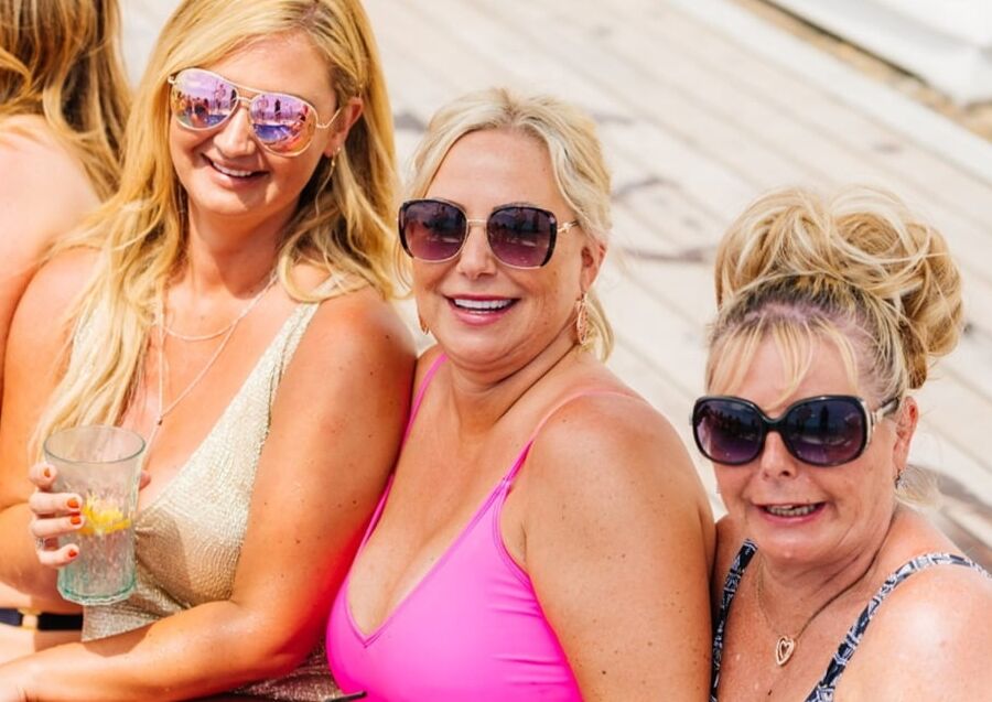 Who to fuck, bikini edition