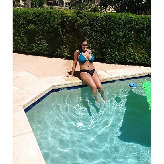 Big tits in the pool