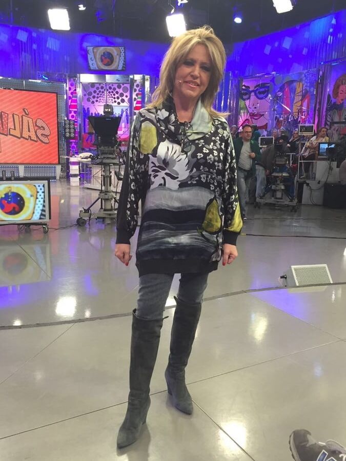 Female Celebrity Boots &amp; Leather - Lydia Lozano