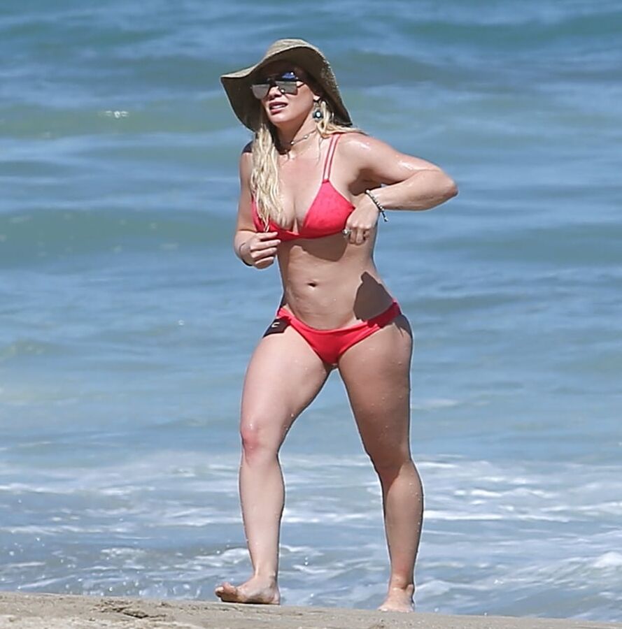 milf battle round bikini hilary duff vs britney spears