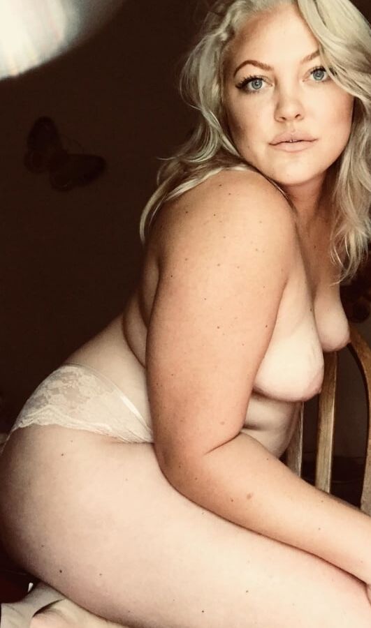 Sexy Curvy Milf