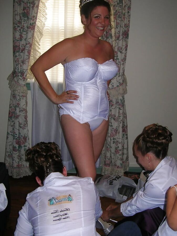 Here cums the bride