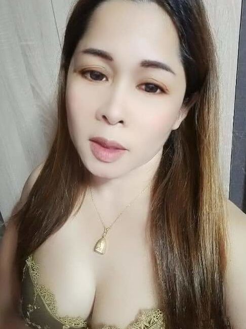 Janda mahu menghisap zakar