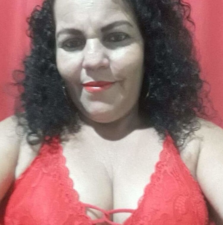 LINDAS TETOONAS LATINBUSTY