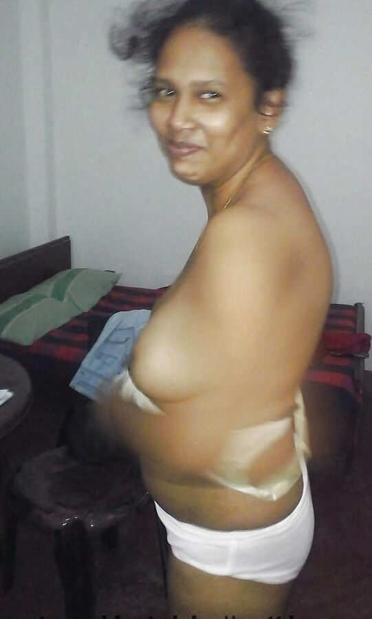 Sri Lankan Aunty Nude