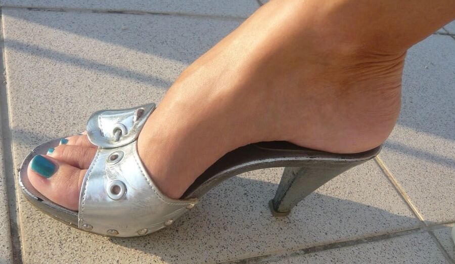FEET _ sandali e zoccoli