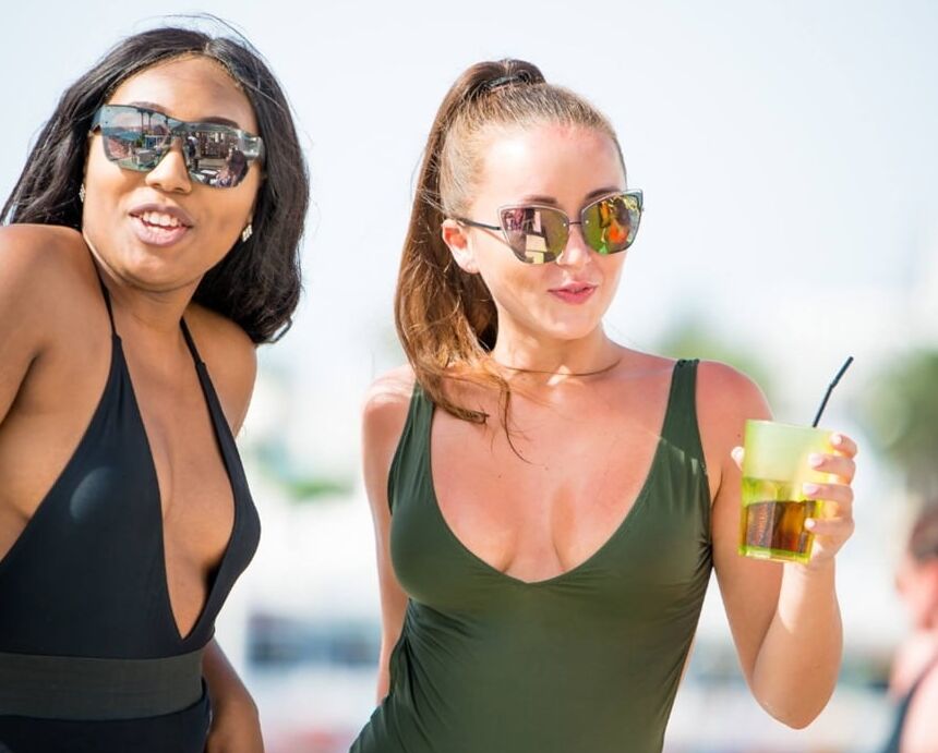 Who to fuck, bikini edition