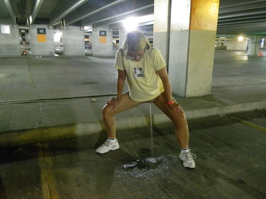 Amateur Pissing
