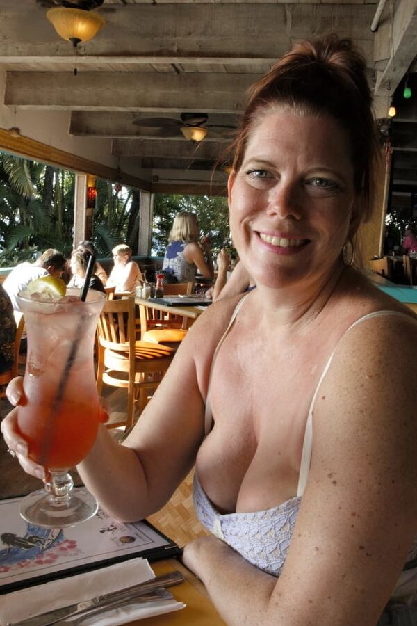 Big Ass And Tits On Curvy Vacation MILF Topless On Beach