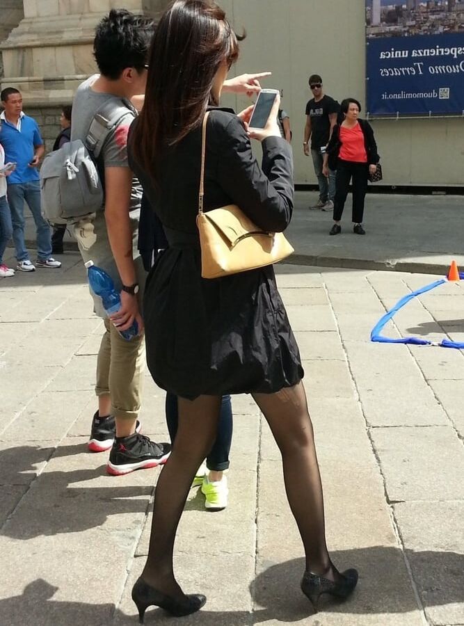 Street Pantyhose - Unaware Asians on the Street