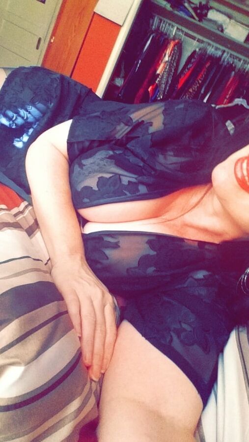 Nice milf being slutty