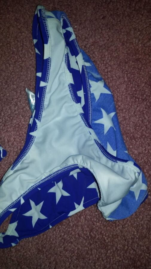 Moms bra and panties cumshots
