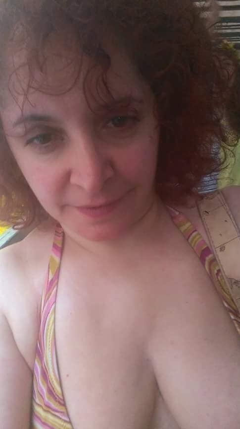 Adele milfona rossa
