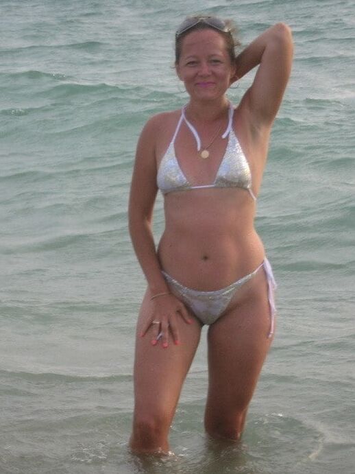MILF Wives - Bikinis -