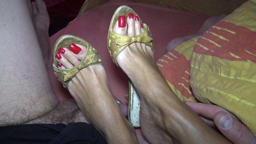 Fickmules und rote Zehnaegel