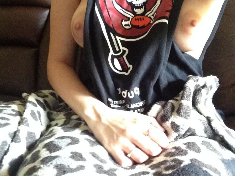Mom slut with perfect tits
