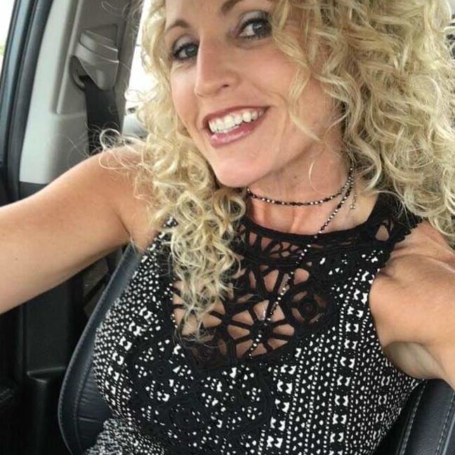 Klassische Amateurfrau Shannon