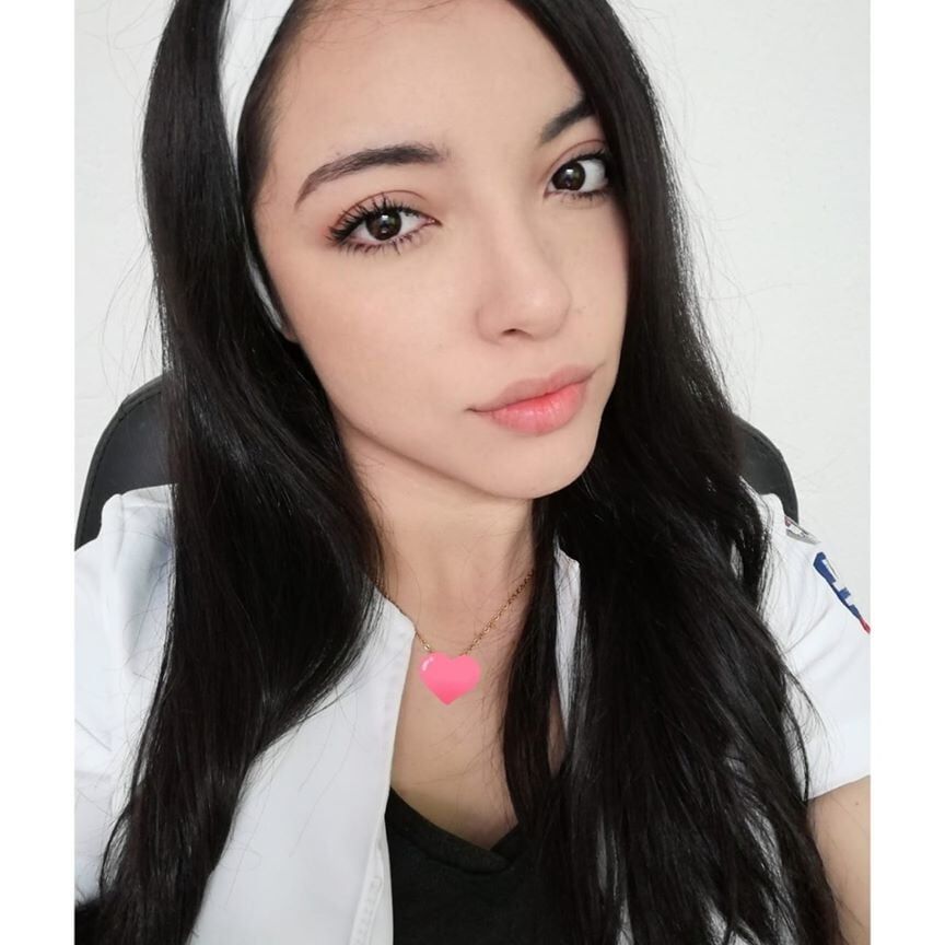 Vanessa, Mexicana, no desnuda, para masturbarse mirandola