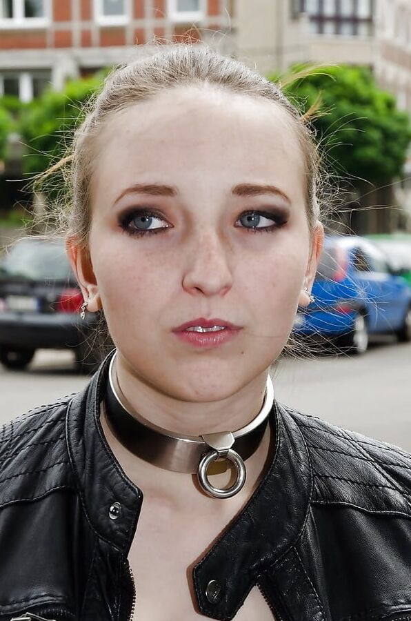 Frauen mit Halsband (Collar)
