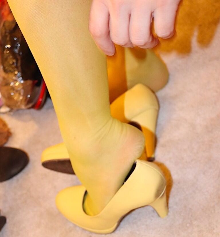 girlie in yellow