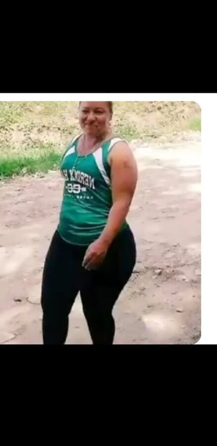 Jaquelin madura nalgona