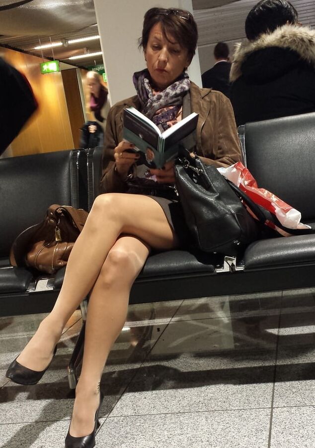 Street Pantyhose - Unaware Cunny Indoors