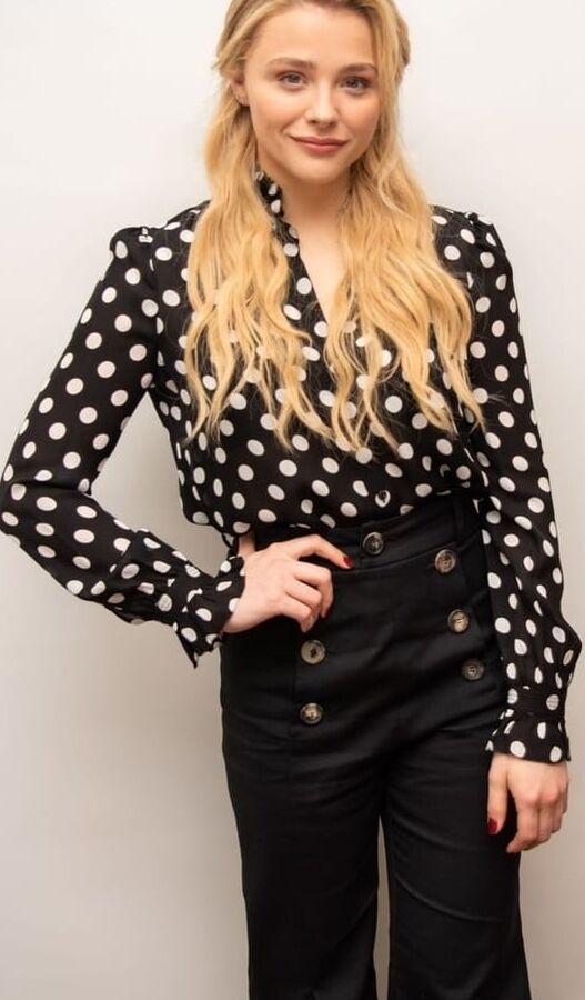 CHLOE GRACE MORETZ PICTURES