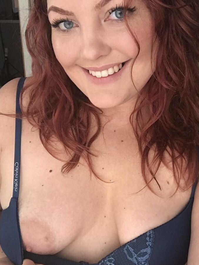 Sexy Curvy Milf