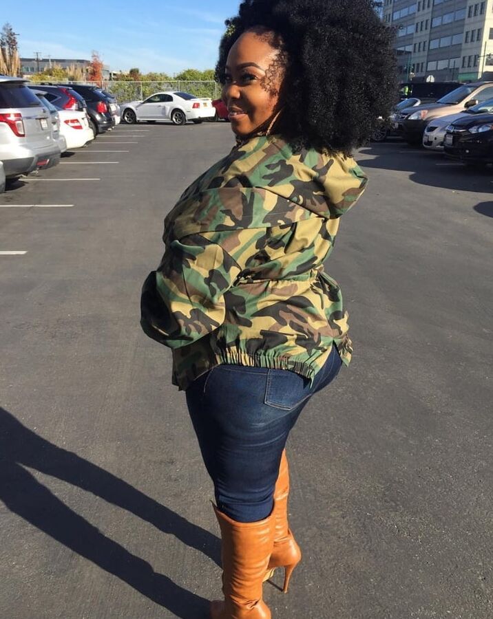 Insta Milfs &amp; Gilfs Wearing Boots