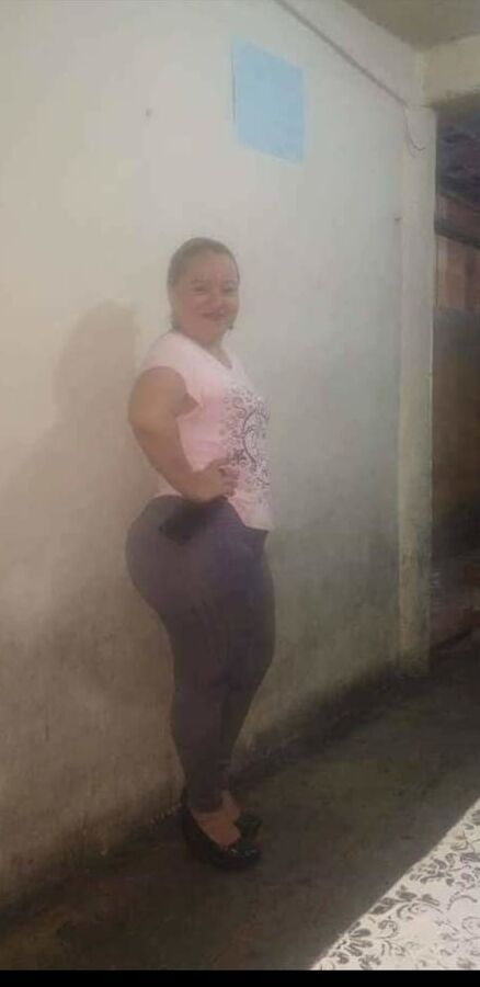 Jaquelin madura nalgona
