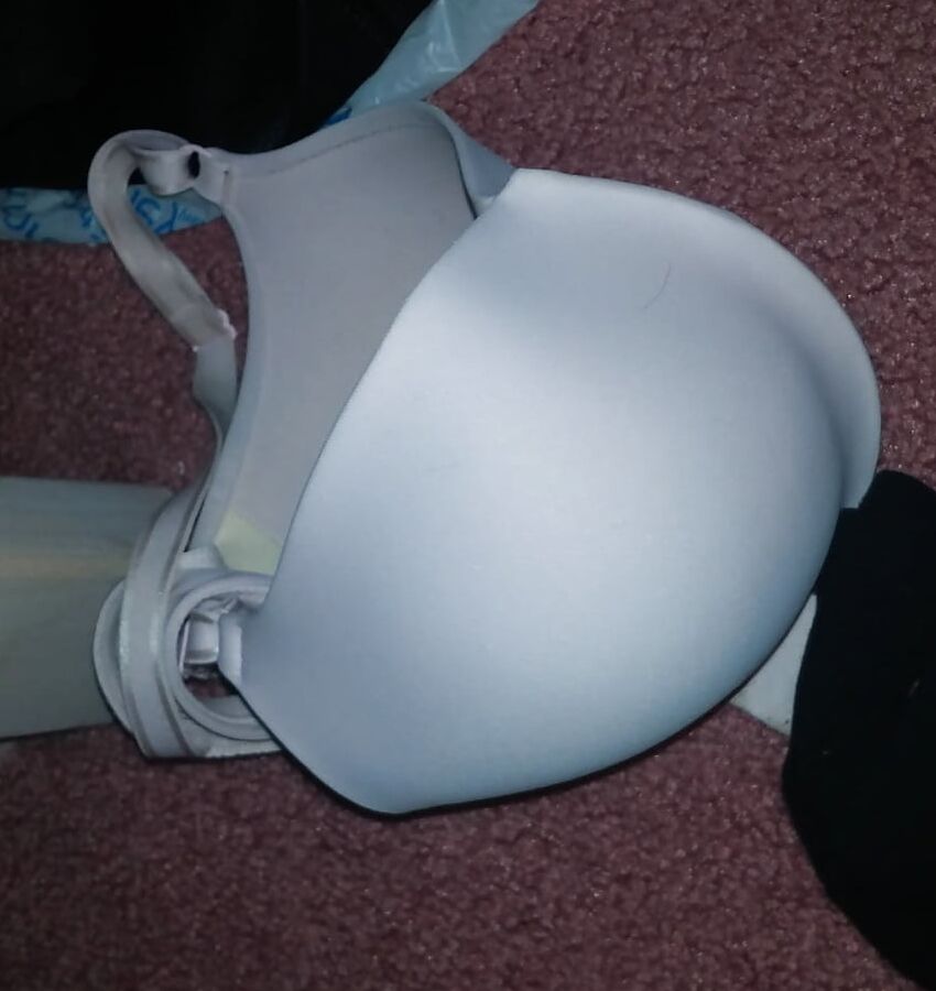Moms bra and panties cumshots