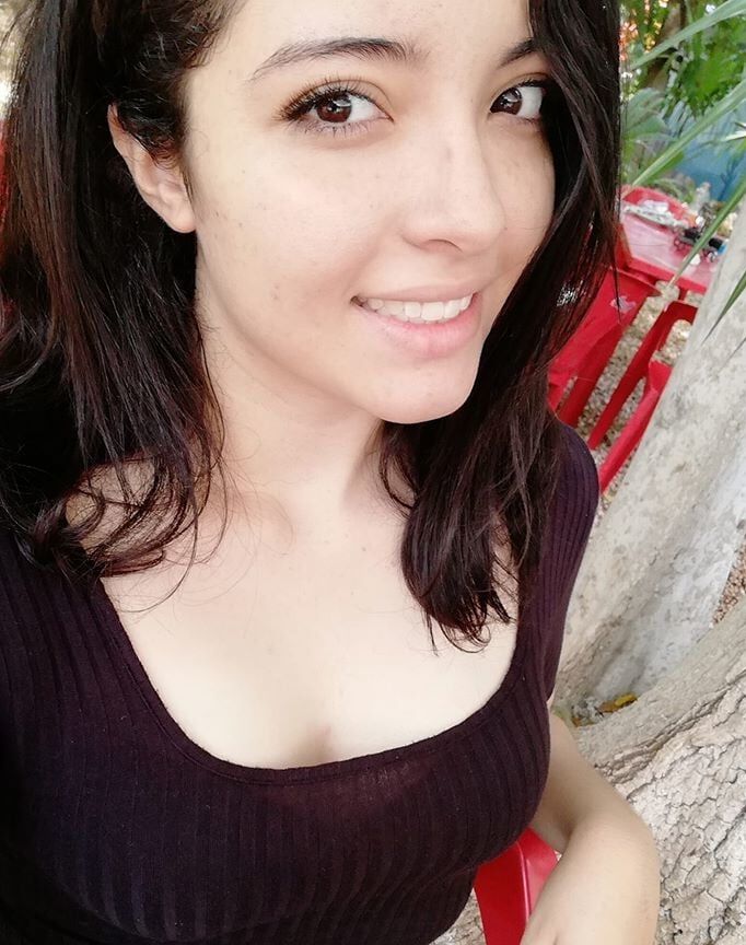 Vanessa, Mexicana, no desnuda, para masturbarse mirandola