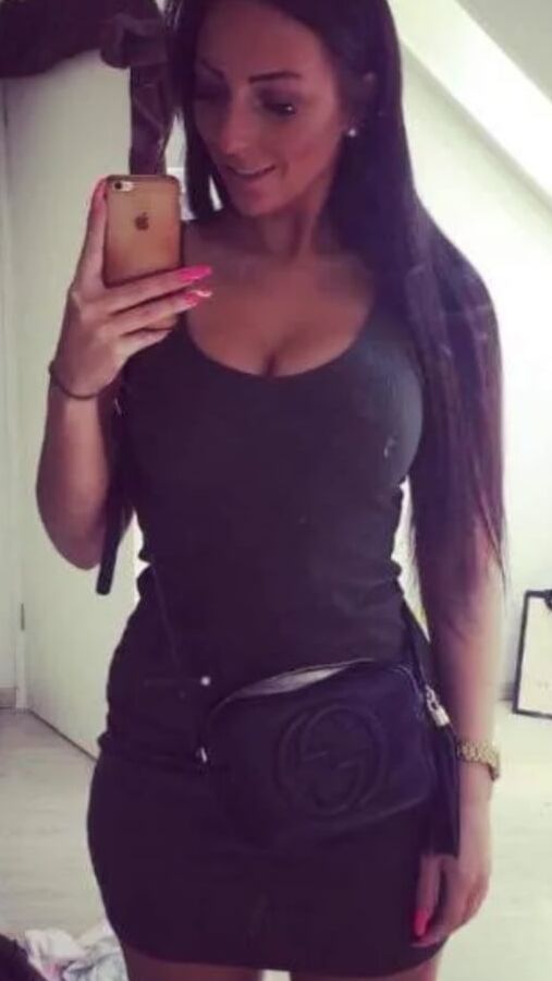 Sexy girl Mia