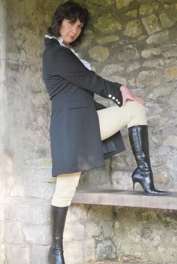 MILFS &amp; Gilfs wearing boots no.