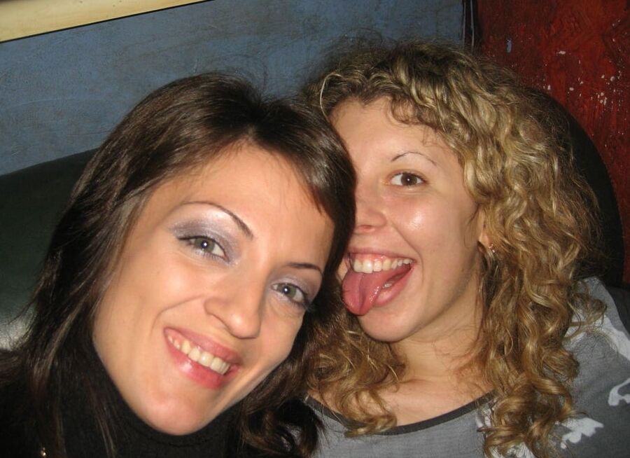 petit blonde exhib