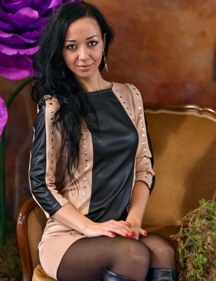 Tidy Russian Wives in Pantyhose